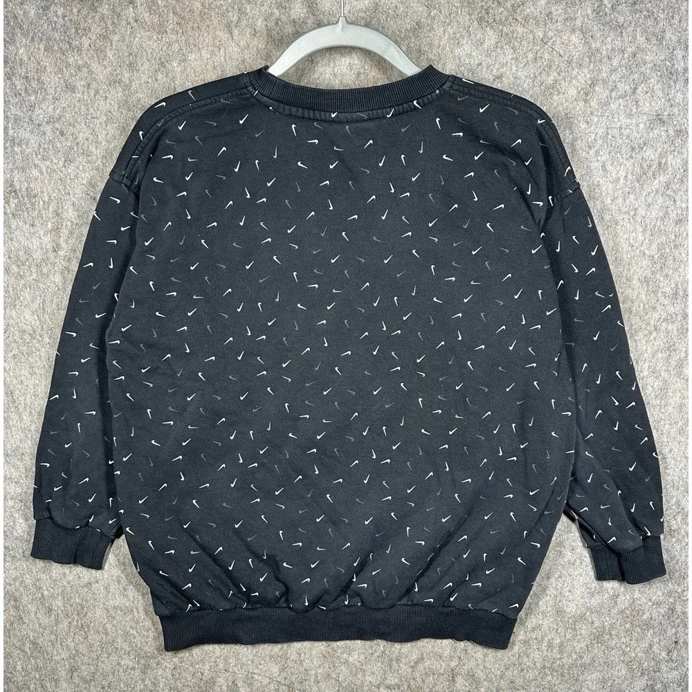 Nike Youth L Club Fleece Oversized Crew Sweatshirt Mini Swoosh Black FD2943 AOP